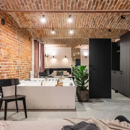 Apartman Center Jacuzzi Loft - Homfi Collection